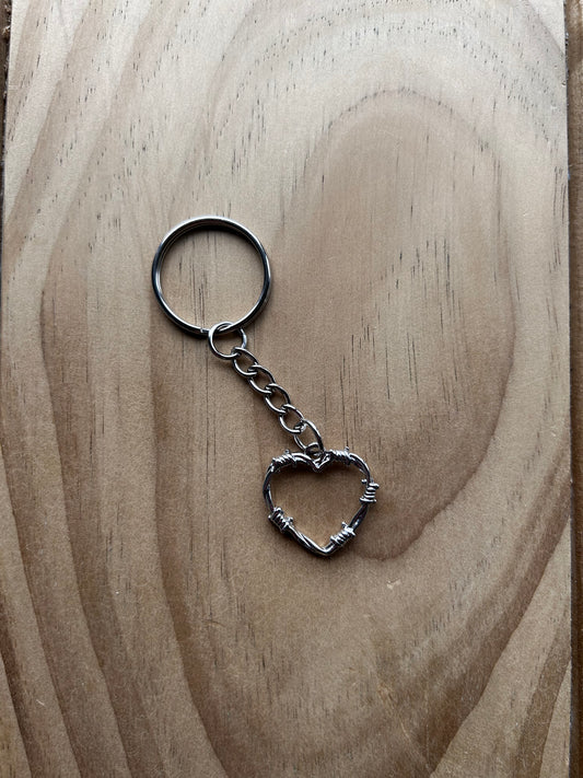 Country Phase Barbwire Heart Keyring