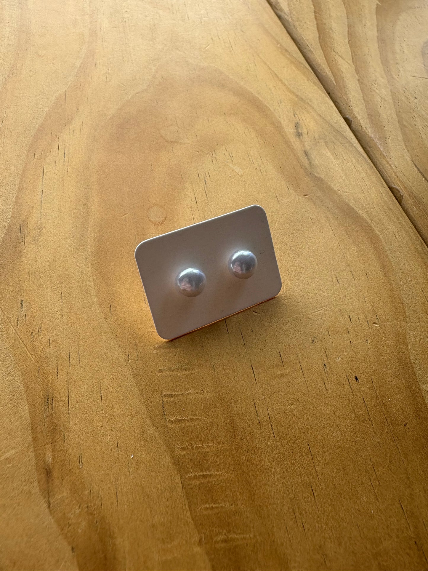 Country Phase Flat Pearl Earrings