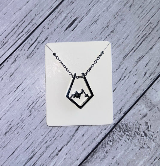 Country Phase Necklace