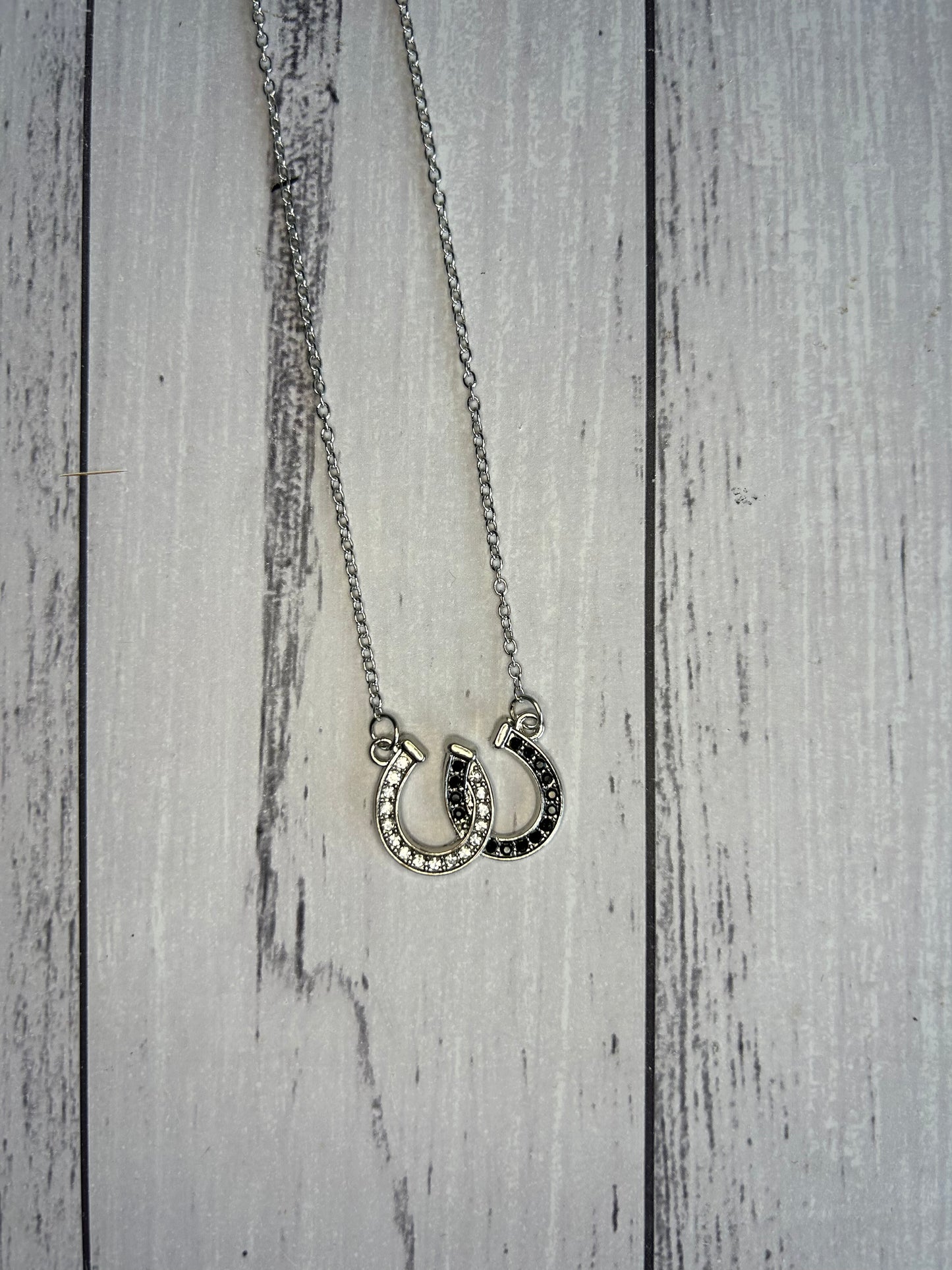 Country Phase Double Horseshoe Necklace